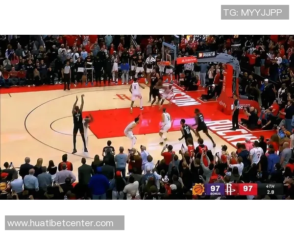 杜兰特半场表现稳定得分10分三分球未能命中展现全能能力